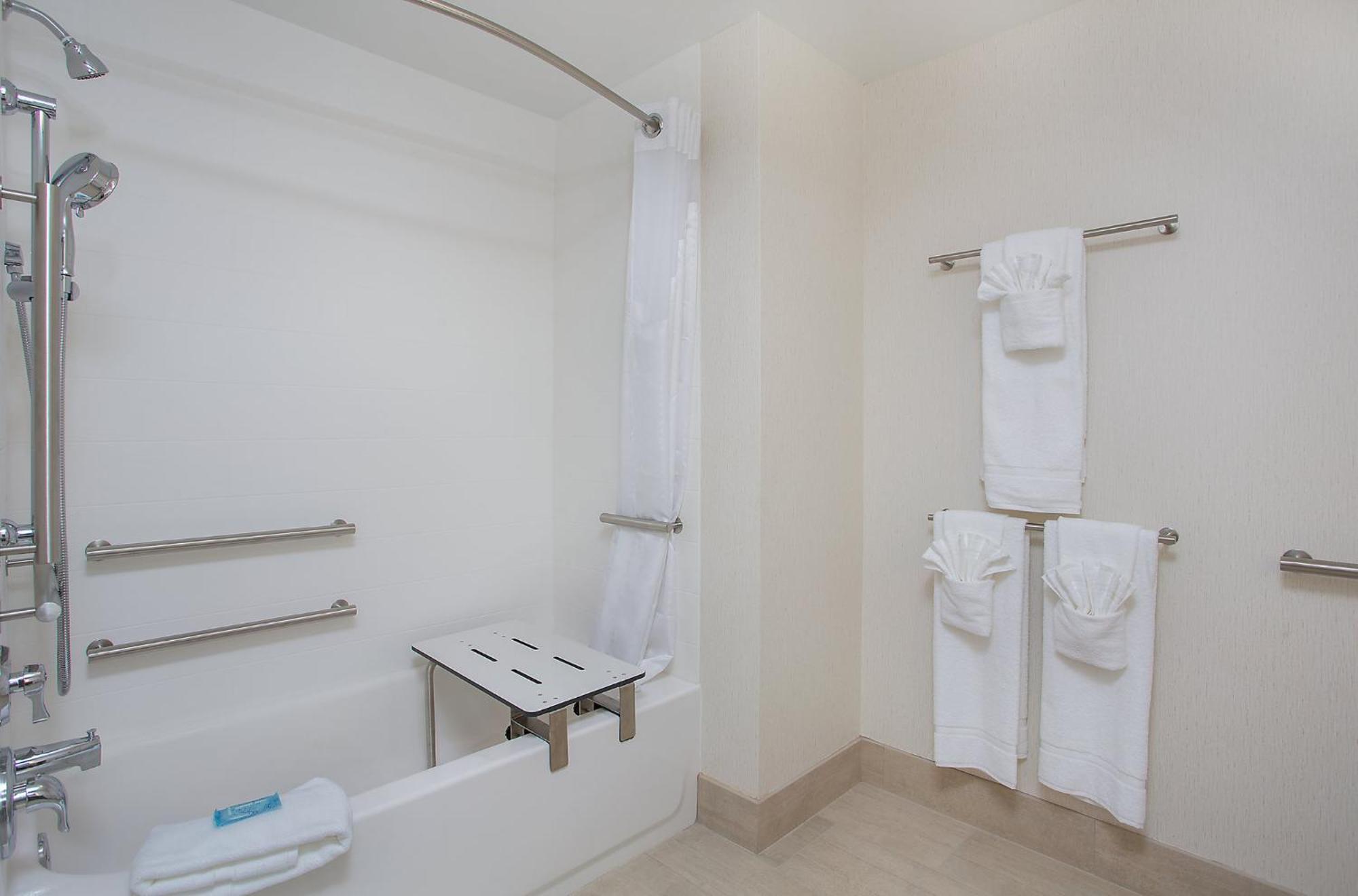 Express & By Ihg Covington